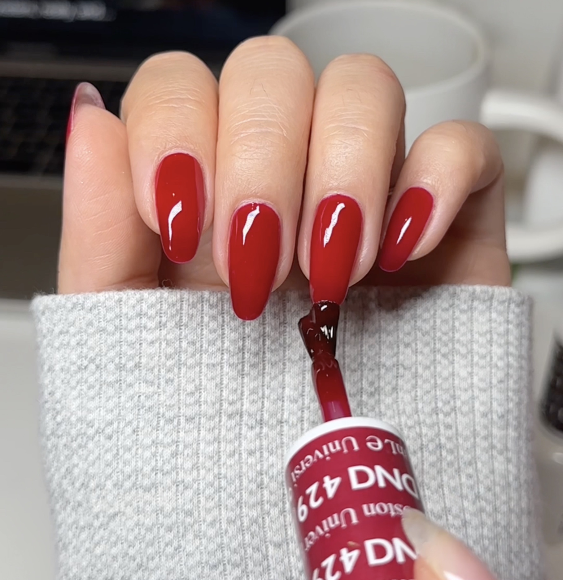 Red Nail Design with Magic Gold Droplets [TUTORIAL]